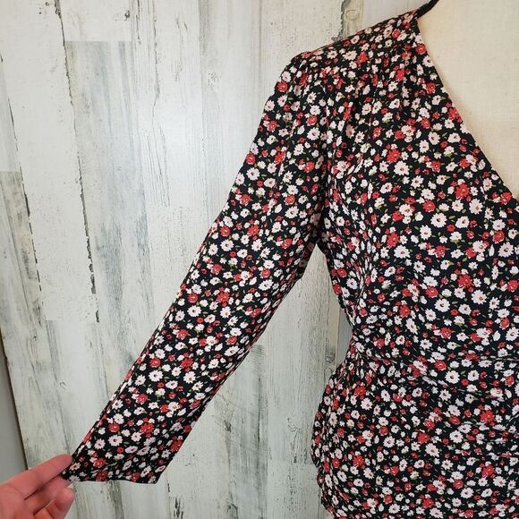 Brooks Brothers Floral Wrap Top Sz 8 - Picture 2 of 6